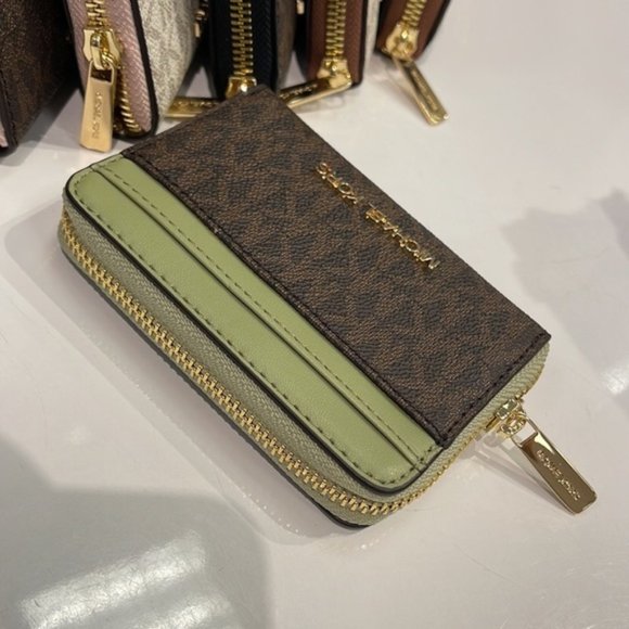 Michael Kors Jet Set Travel Medium Zip Around Card Case - Picture 4 of 16